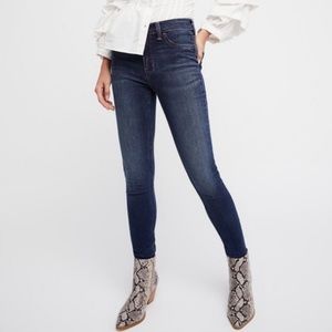 Free People Dark wash mid rise skinny jeans 26